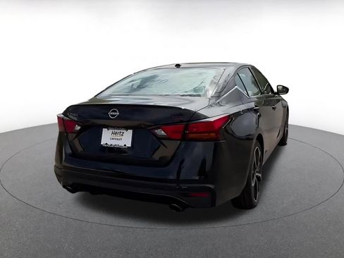Used 2025 Nissan Altima 2.5 SR FWD image 14