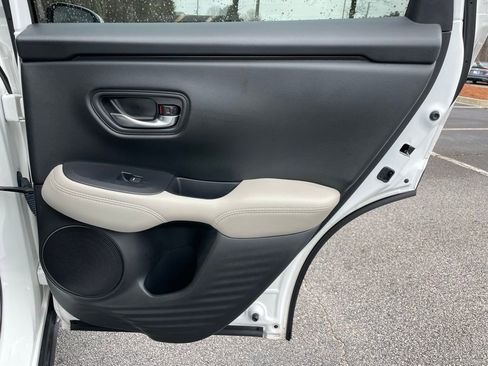 Certified 2025 Honda HR-V LX image 33