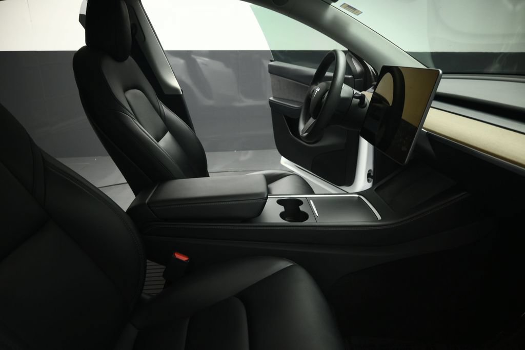 Used 2022 Tesla Model Y Long Range AWD/4WD image 54