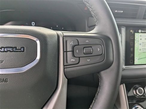 Used 2024 GMC Yukon XL Denali image 30