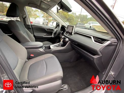 Certified 2024 Toyota RAV4 LE AWD/4WD image 15