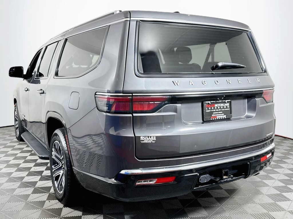 Used 2024 Jeep Wagoneer L Series II w/ Flexible Seating Group AWD/4WD image 5