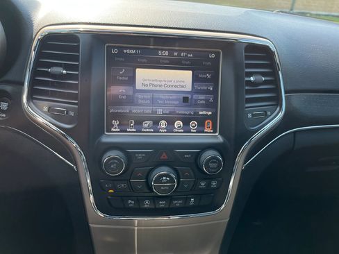 Used 2017 Jeep Grand Cherokee Limited AWD/4WD image 16