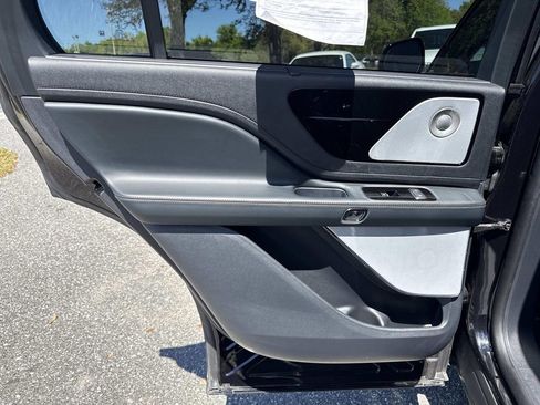 Used 2025 Lincoln Aviator Reserve w/ Equipment Group 201A image 13