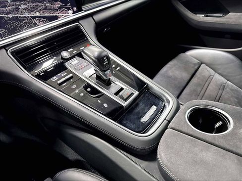 Used 2022 Porsche Panamera GTS AWD/4WD image 19