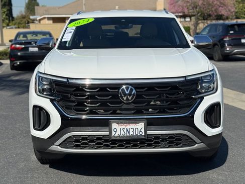 Used 2024 Volkswagen Atlas Cross Sport SE image 3