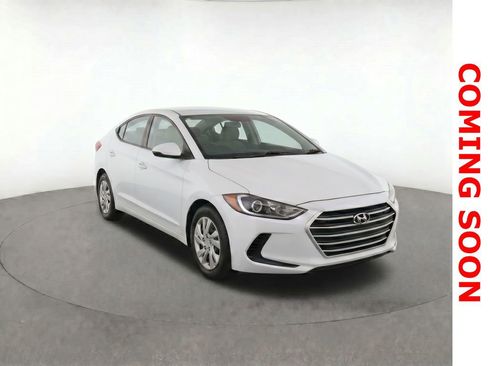 Used 2018 Hyundai Elantra SE FWD image 3
