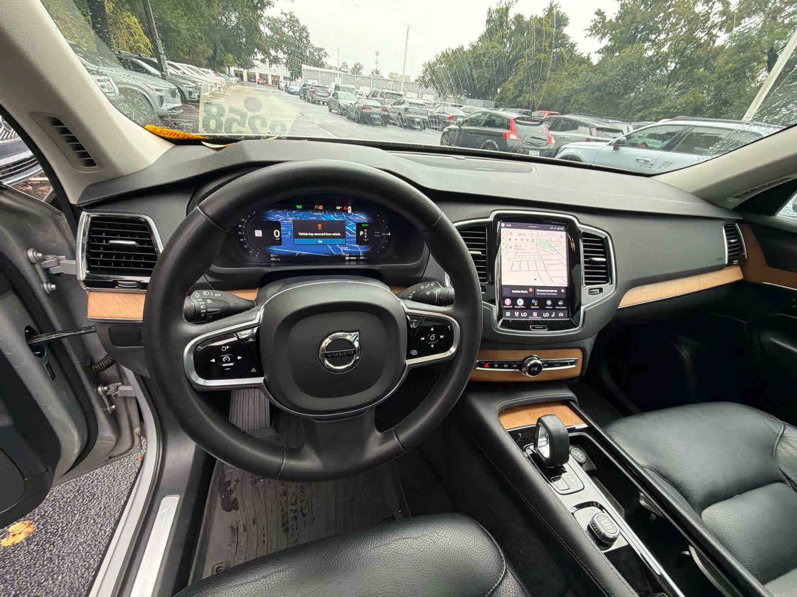 Used 2023 Volvo XC90 T8 Plus AWD/4WD image 29