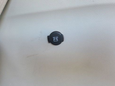 Used 2023 Chrysler Pacifica Touring-L image 12