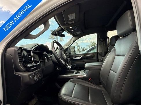 Used 2025 Chevrolet Silverado 3500 LTZ w/ LTZ Plus Package AWD/4WD image 9