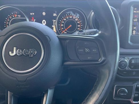 Used 2018 Jeep Wrangler Unlimited Sport S AWD/4WD image 19
