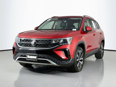 Used 2022 Volkswagen Taos SE w/ IQ.Drive SE Package AWD/4WD image 3