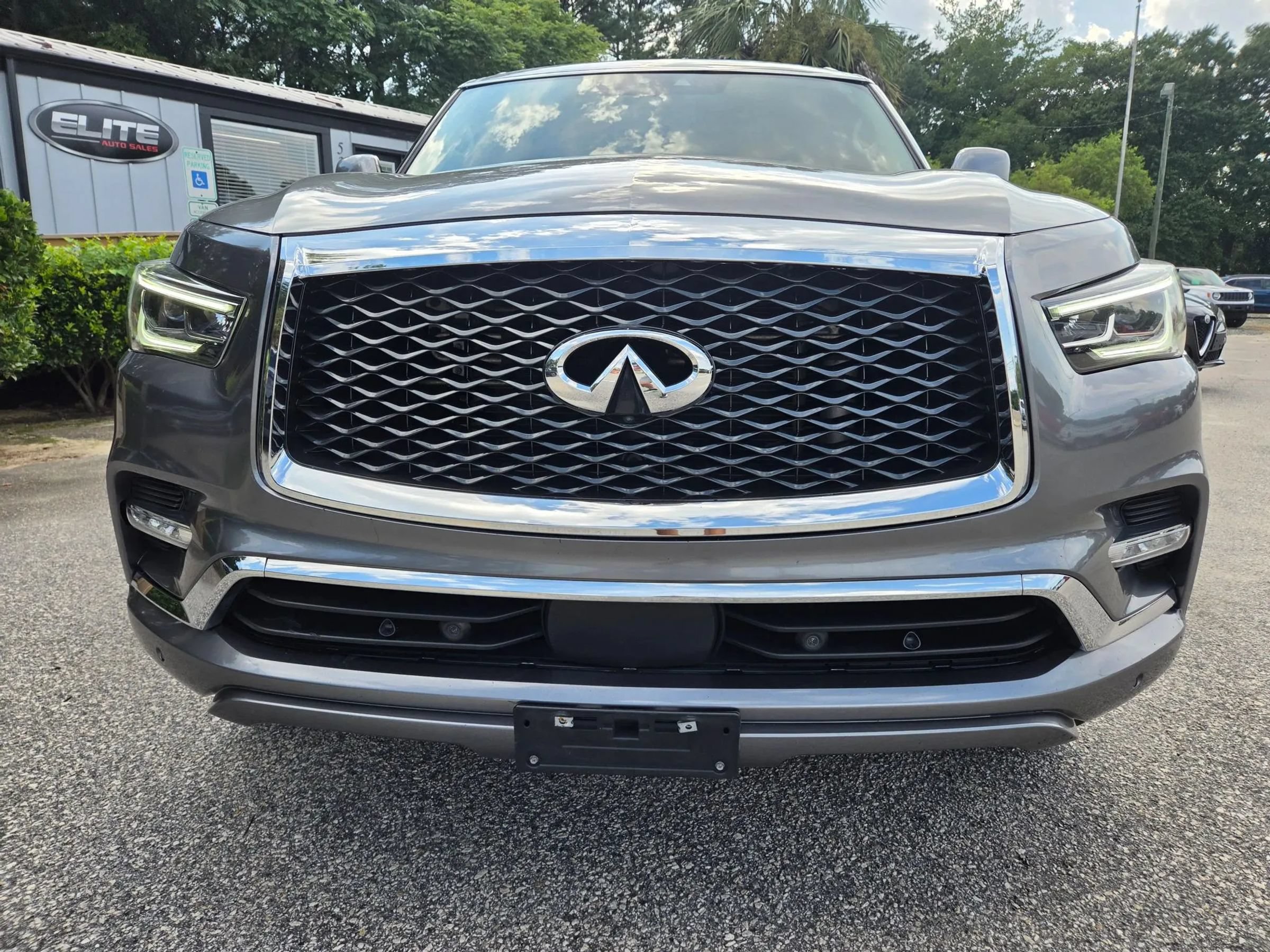Used 2020 INFINITI QX80 Luxe w/ Proassist Package AWD/4WD image 2