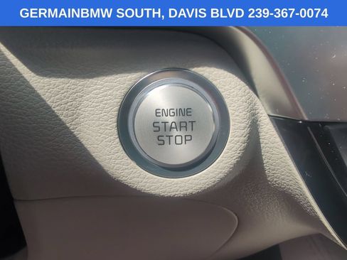 Used 2025 Kia Telluride EX w/ EX Captain's Chair Package AWD/4WD image 27