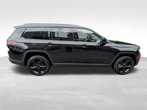 Used 2023 Jeep Grand Cherokee L Altitude AWD/4WD image 6