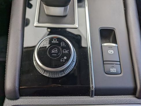 Used 2023 Mitsubishi Outlander SE Black Edition FWD image 33