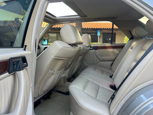 Used 1994 Mercedes-Benz E 320 Sedan image 12