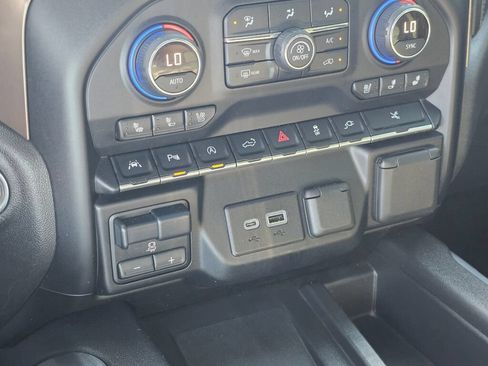 Used 2021 Chevrolet Silverado 1500 High Country w/ Technology Package AWD/4WD image 29