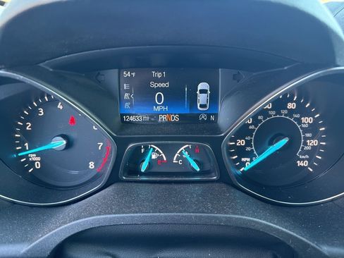 Used 2018 Ford Escape SE image 2