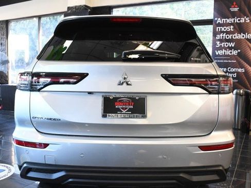 New 2026 Mitsubishi Outlander ES AWD/4WD image 12