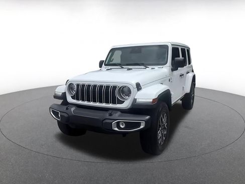 Used 2025 Jeep Wrangler Unlimited Sahara AWD/4WD image 6