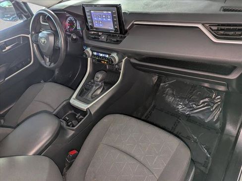 Used 2022 Toyota RAV4 XLE w/ Convenience Package FWD image 21