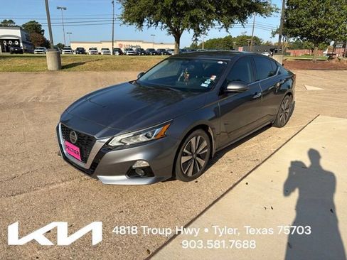 Used 2020 Nissan Altima 2.5 SL FWD image 3