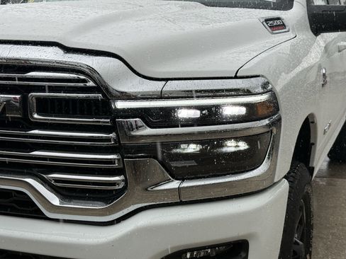 Used 2026 RAM 2500 Laramie AWD/4WD image 11