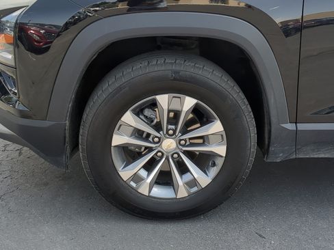 Used 2025 Chevrolet Equinox LT w/ Convenience Package II AWD/4WD image 13