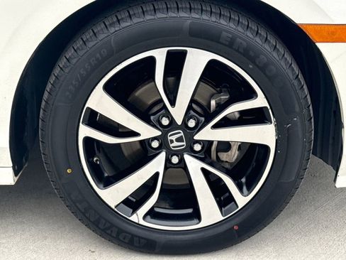 Used 2018 Honda Odyssey Elite image 11