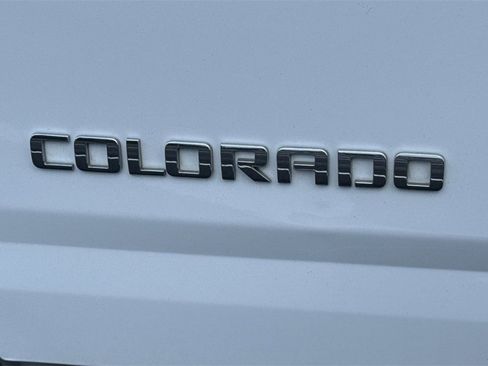 Used 2015 Chevrolet Colorado 2WD Extended Cab image 12