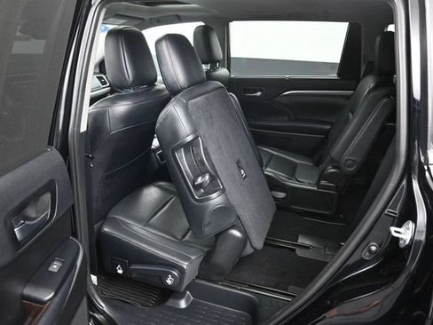 Used 2019 Toyota Highlander Limited AWD/4WD image 30