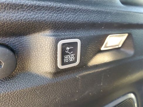 Used 2021 Jeep Grand Cherokee L Limited image 11