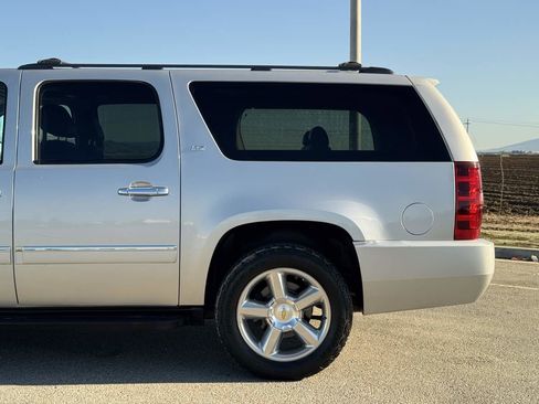 Used 2013 Chevrolet Suburban LTZ image 4