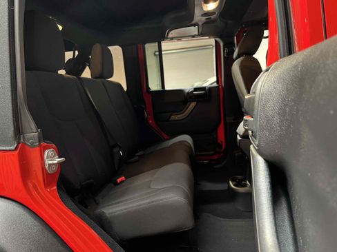 Used 2015 Jeep Wrangler Unlimited Sport w/ Quick Order Package 24S AWD/4WD image 39