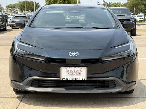 Used 2024 Toyota Prius LE FWD image 7