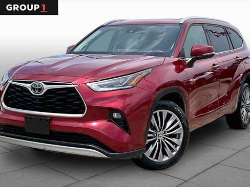 Used 2021 Toyota Highlander Platinum AWD/4WD image 1
