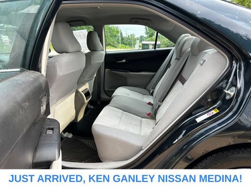 Used 2014 Toyota Camry LE FWD image 15