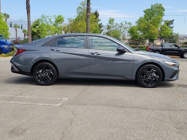 New 2026 Hyundai Elantra SEL Sport FWD image 31