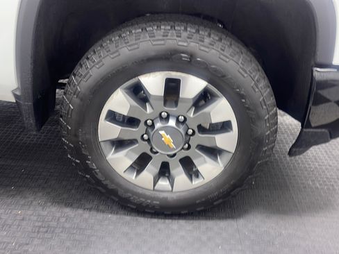 Used 2024 Chevrolet Silverado 2500 Custom w/ Custom Value Package AWD/4WD image 21
