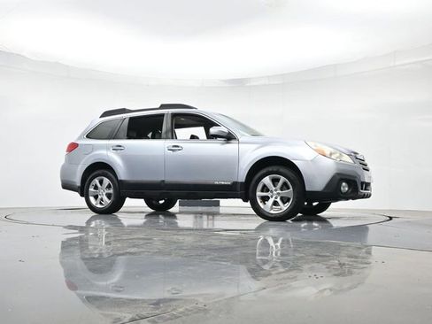 Used 2014 Subaru Outback 2.5i Limited AWD/4WD image 34
