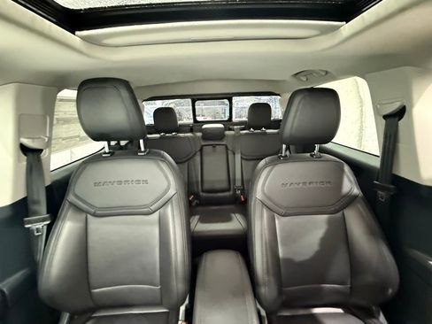 New 2025 Ford Maverick Lariat w/ Black Appearance Package image 31