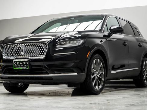 Used 2022 Lincoln Nautilus Reserve image 8