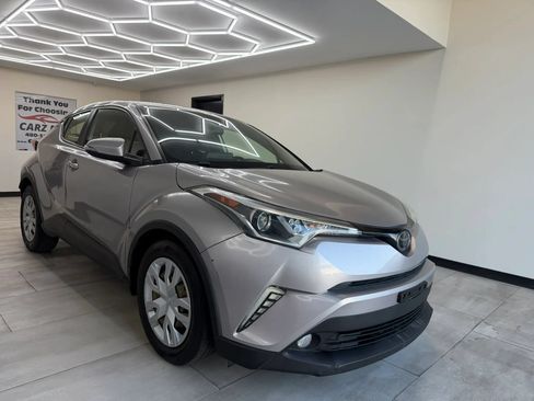 Used 2019 Toyota C-HR LE FWD image 13