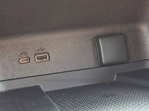 Used 2026 Chevrolet Traverse Z71 AWD/4WD image 15