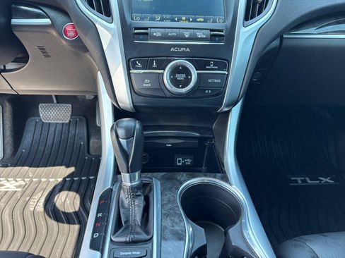 Used 2018 Acura TLX FWD image 12
