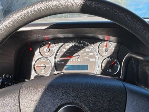 Used 2023 Chevrolet Express 3500 LS image 31