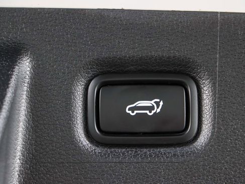 Used 2022 Hyundai Santa Fe SEL w/ Convenience Package image 29