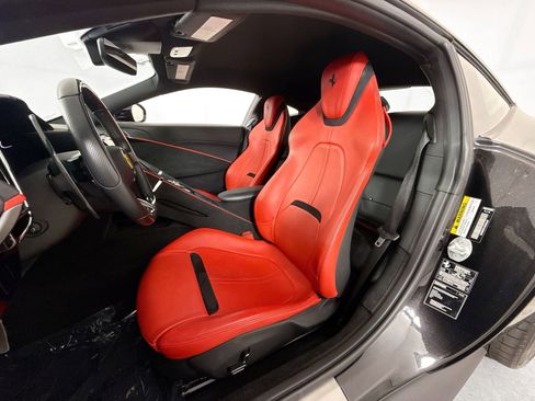 Certified 2022 Ferrari Roma image 9