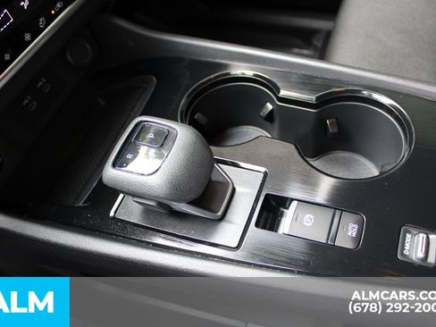 Used 2024 Nissan Rogue SV FWD image 30